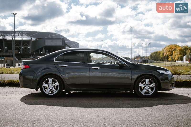 Седан Honda Accord 2012 в Львові