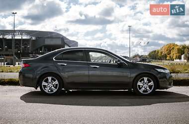 Седан Honda Accord 2012 в 