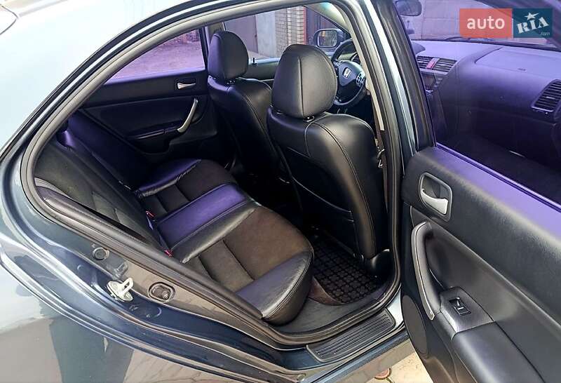 Седан Honda Accord 2004 в Дніпрі