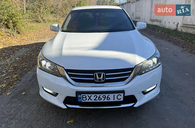 Седан Honda Accord 2013 в Києві