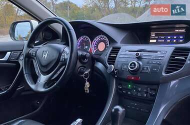 Седан Honda Accord 2011 в  фото 32 Седан Honda Accord 2011 в