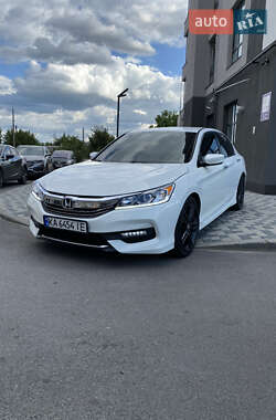 Седан Honda Accord 2016 в Києві