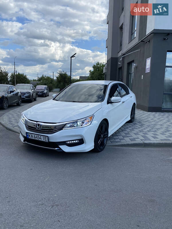 Седан Honda Accord 2016 в Киеве