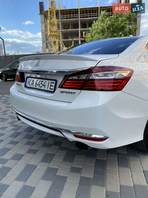 Седан Honda Accord 2016 в Киеве
