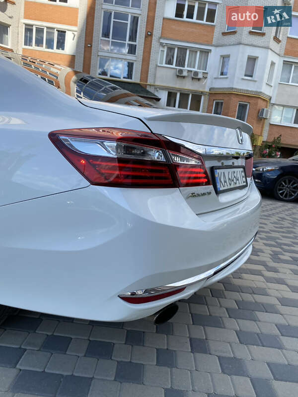 Седан Honda Accord 2016 в Киеве