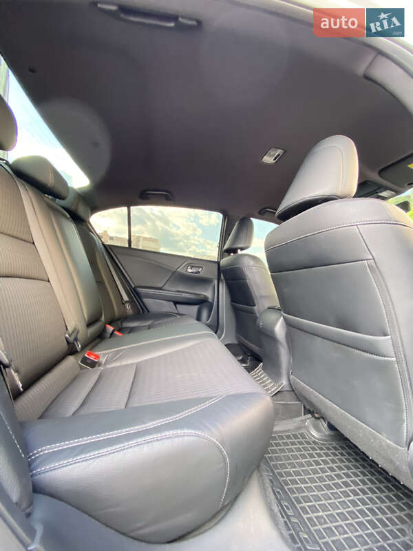 Седан Honda Accord 2016 в Киеве