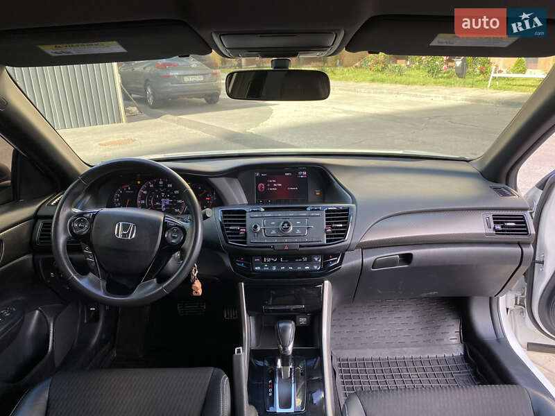 Седан Honda Accord 2016 в Киеве