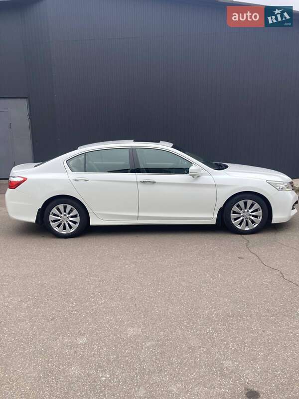 Седан Honda Accord 2014 в Чернигове