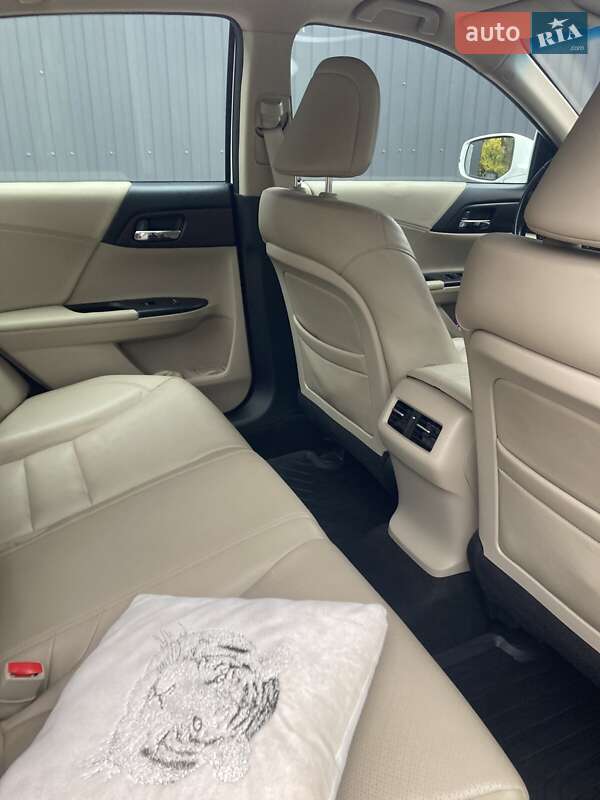 Седан Honda Accord 2014 в Чернигове