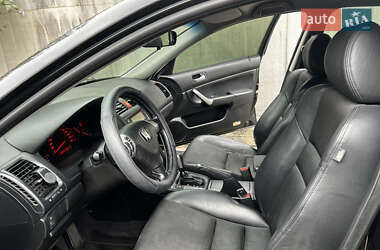 Седан Honda Accord 2004 в  фото 11 Седан Honda Accord 2004 в
