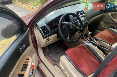 Седан Honda Accord 2004 в  фото 4 Седан Honda Accord 2004 в