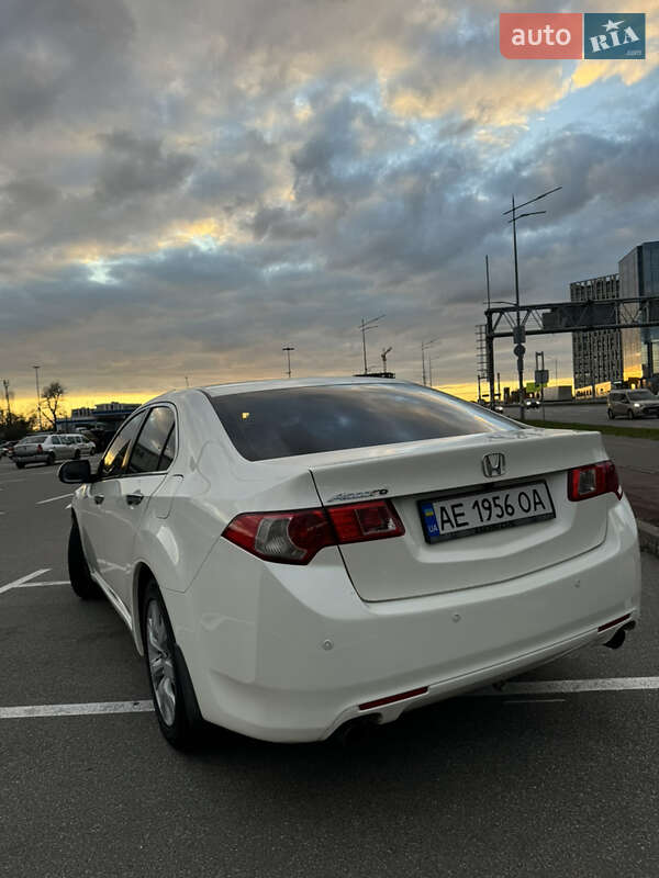 Седан Honda Accord 2010 в Киеве