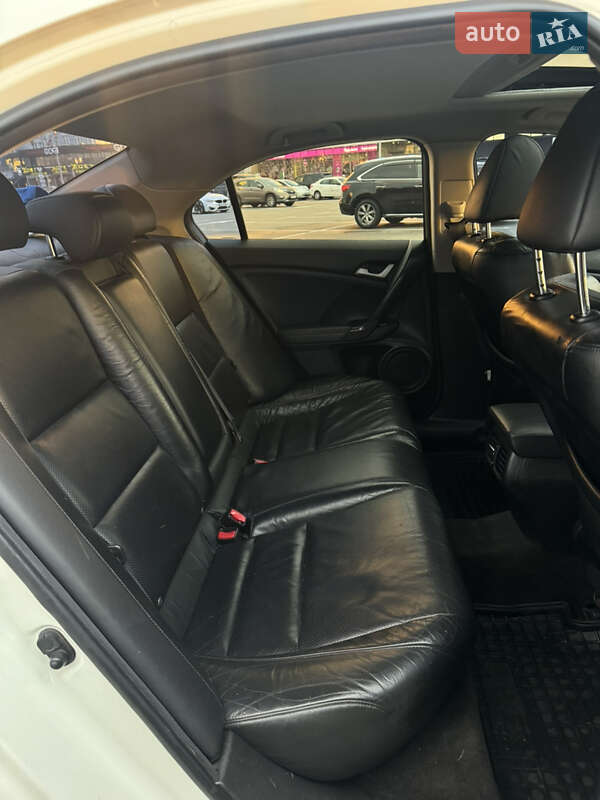 Седан Honda Accord 2010 в Киеве