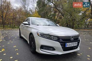 Седан Honda Accord 2018 в Киеве