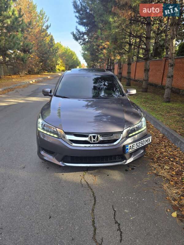 Седан Honda Accord 2015 в Дніпрі