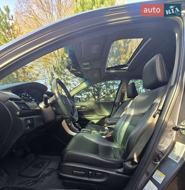 Седан Honda Accord 2015 в Дніпрі