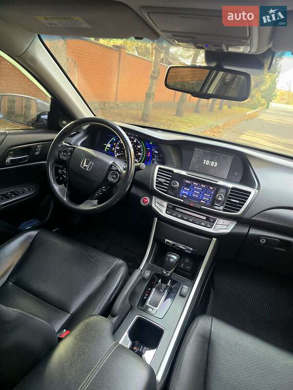 Седан Honda Accord 2015 в Дніпрі