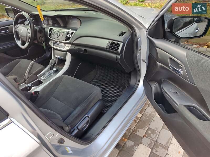 Седан Honda Accord 2013 в Тульчине