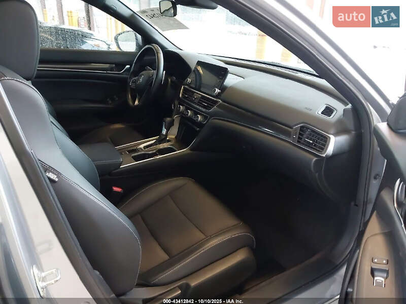 Седан Honda Accord 2018 в Чернівцях