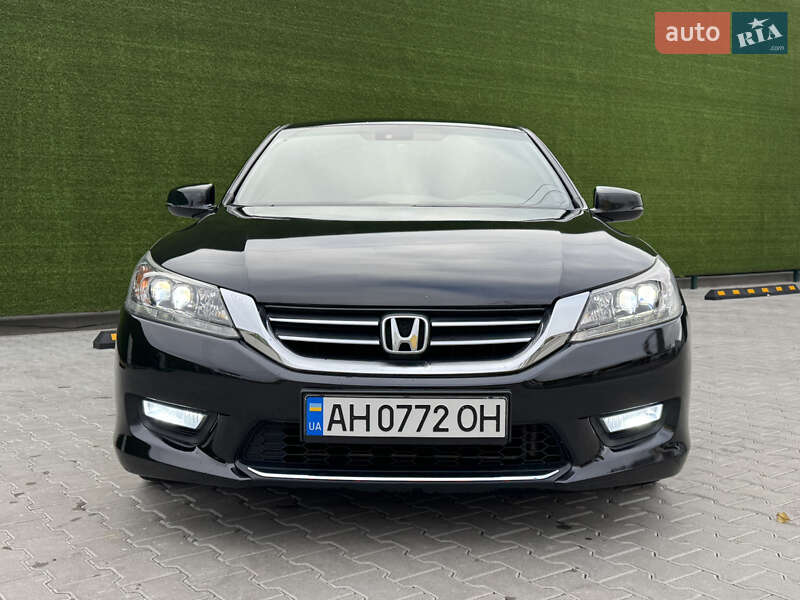 Седан Honda Accord 2013 в Києві