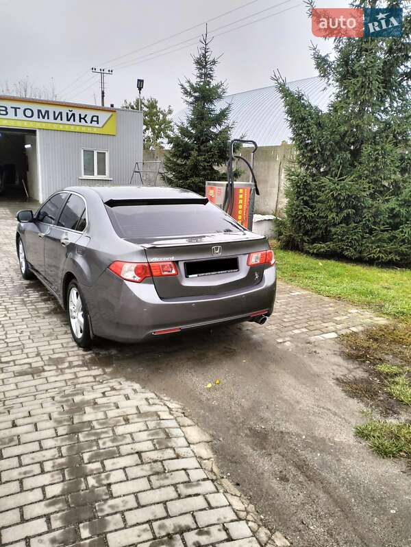 Седан Honda Accord 2010 в Киеве