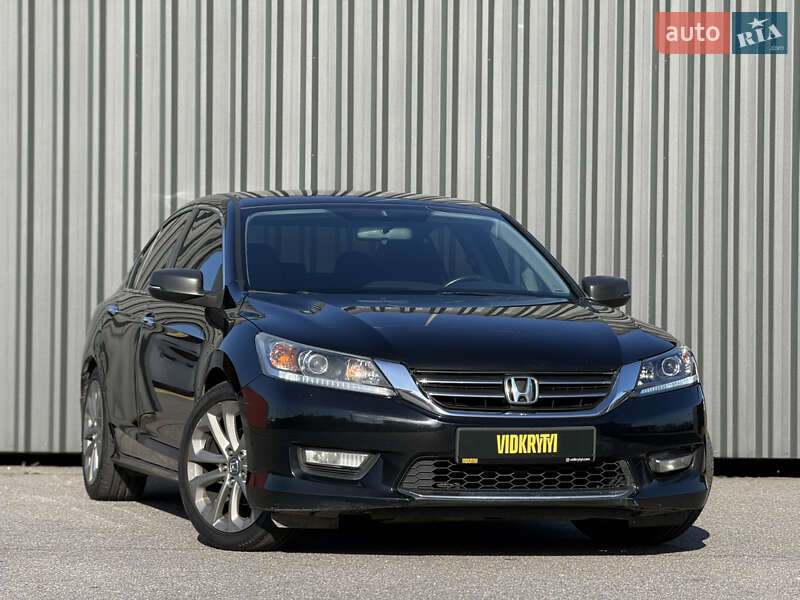 Седан Honda Accord 2015 в Киеве