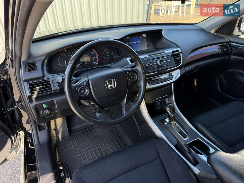 Седан Honda Accord 2015 в Киеве