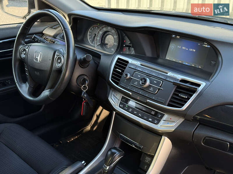 Седан Honda Accord 2015 в Киеве