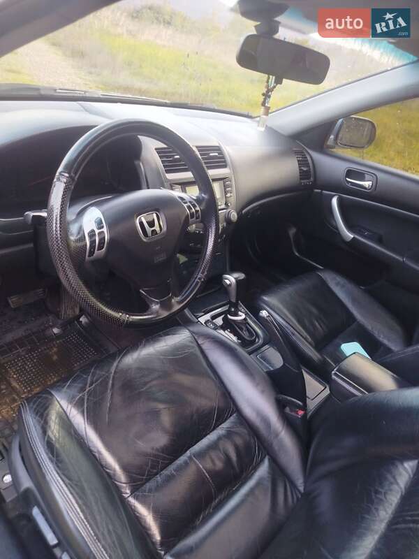 Седан Honda Accord 2004 в Ужгороде