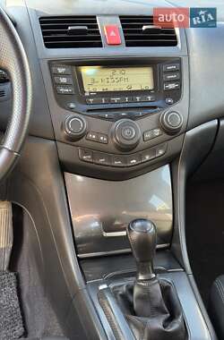 Седан Honda Accord 2004 в Киеве