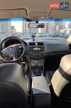 Седан Honda Accord 2004 в Киеве