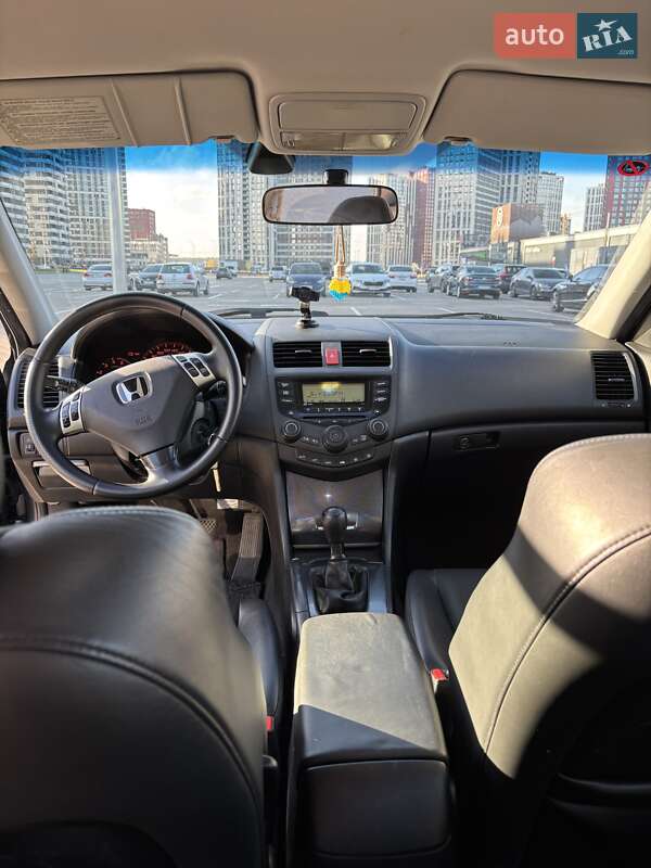 Седан Honda Accord 2004 в Києві