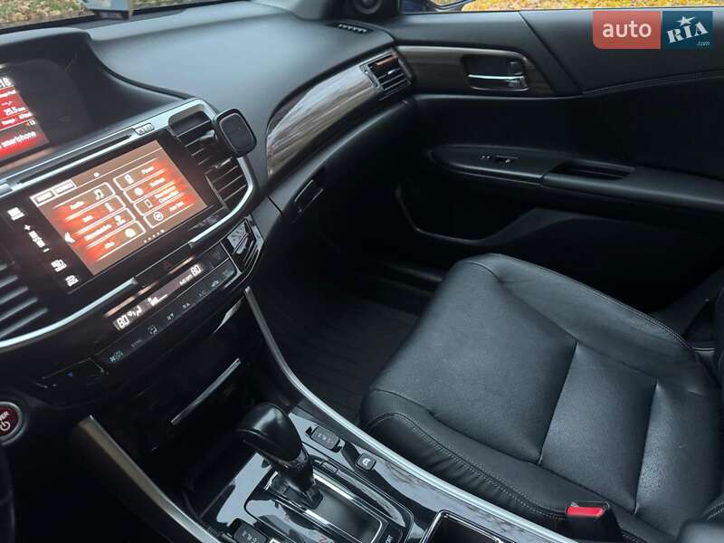 Седан Honda Accord 2016 в Николаеве