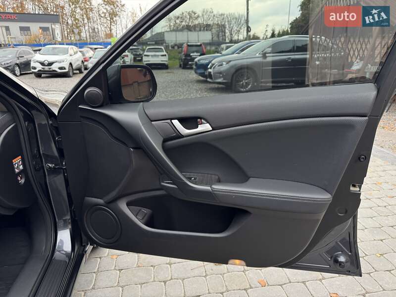 Седан Honda Accord 2012 в Виннице