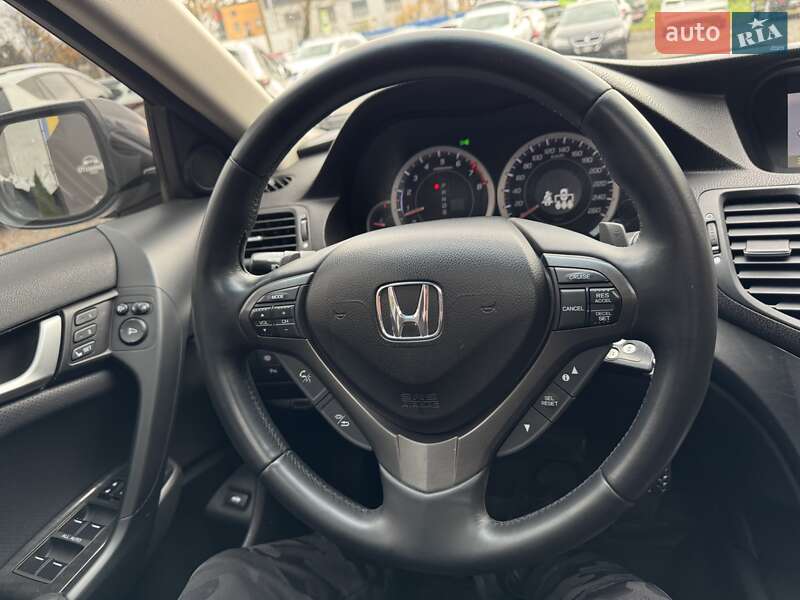 Седан Honda Accord 2012 в Виннице