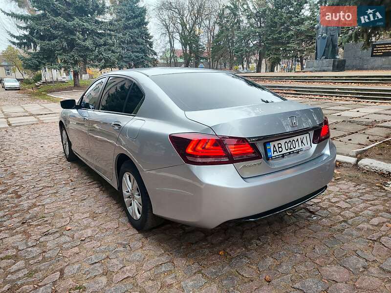 Седан Honda Accord 2013 в Тульчине