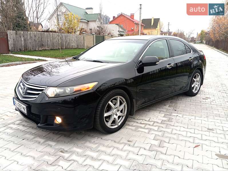 Седан Honda Accord 2010 в Бучі