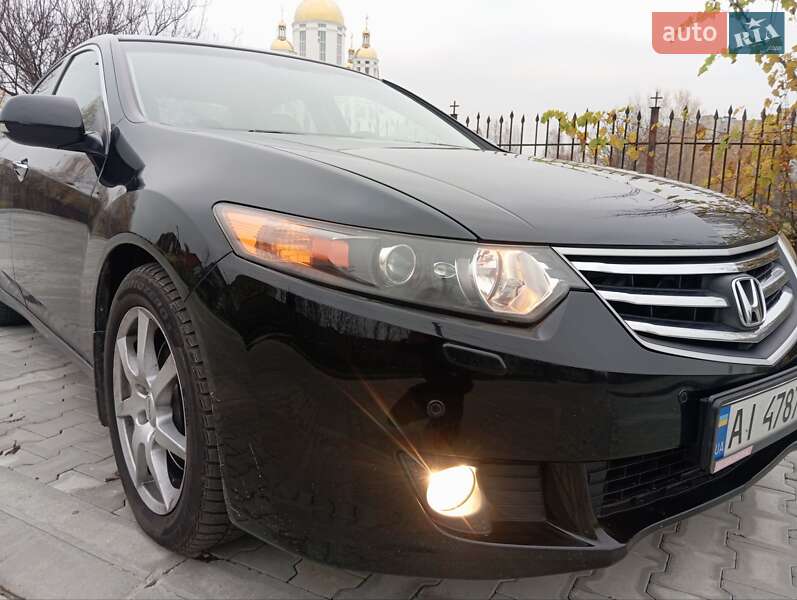 Седан Honda Accord 2010 в Бучі