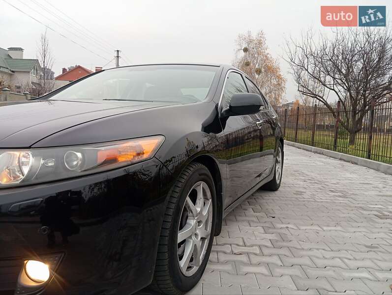 Седан Honda Accord 2010 в Бучі