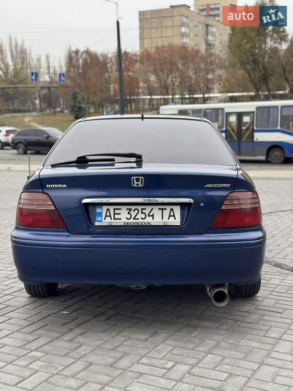 Лифтбек Honda Accord 2000 в Днепре