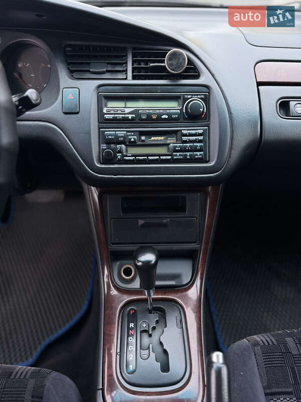 Лифтбек Honda Accord 2000 в Днепре