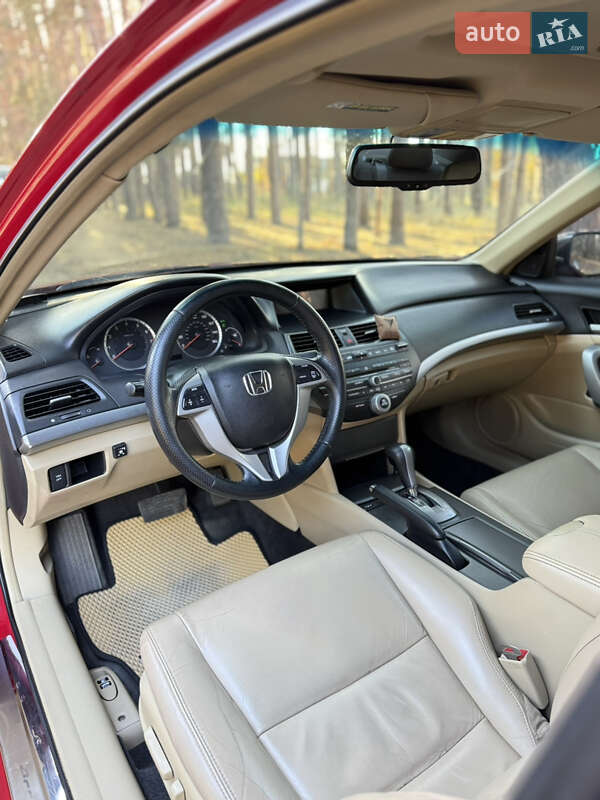 Купе Honda Accord 2008 в Радомышле