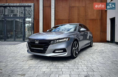 Седан Honda Accord 2018 в Киеве