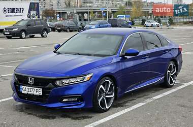 Седан Honda Accord 2019 в Киеве