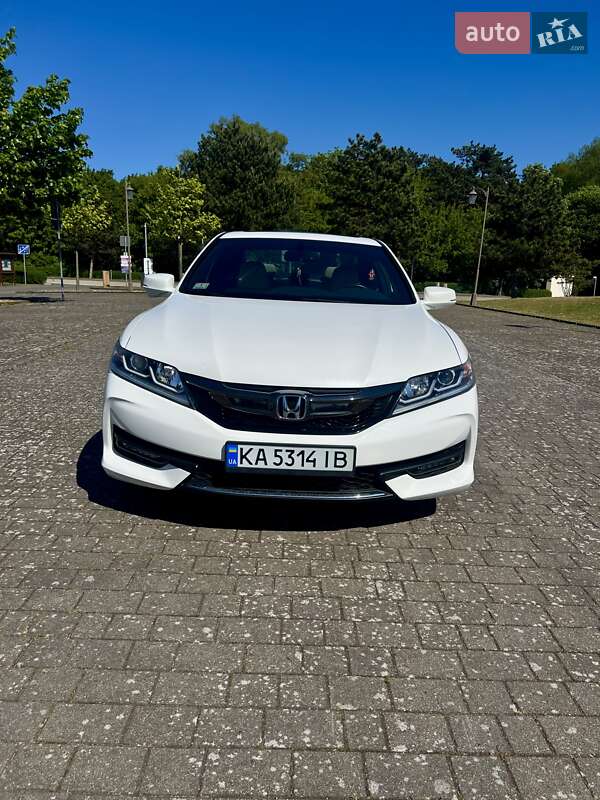 Купе Honda Accord 2016 в Киеве