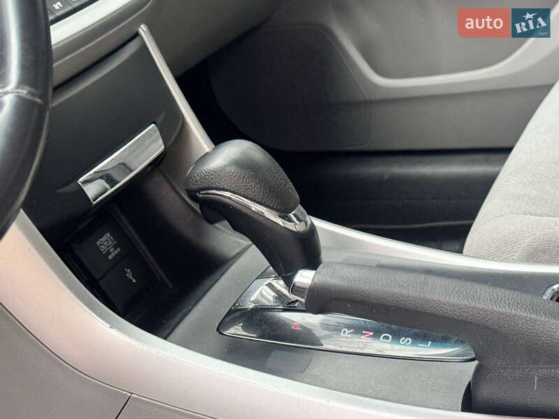 Седан Honda Accord 2013 в Охтирці