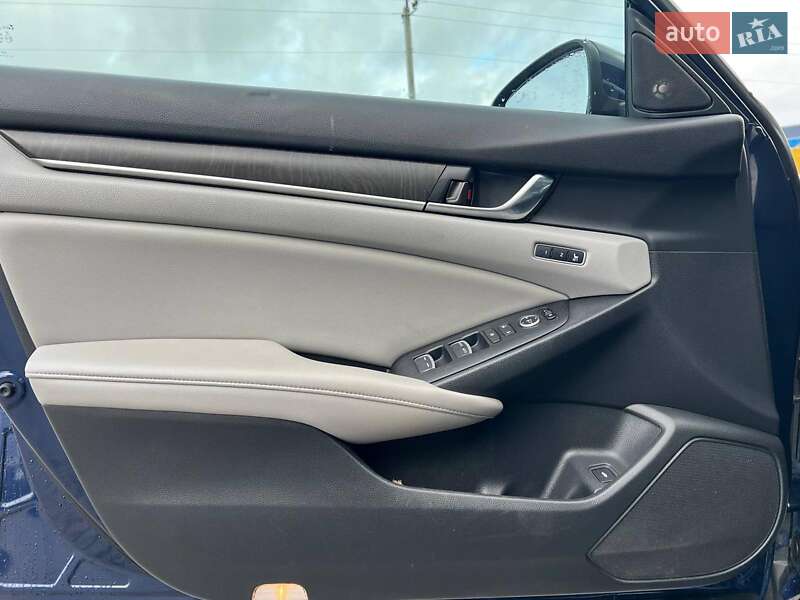 Седан Honda Accord 2019 в Львове