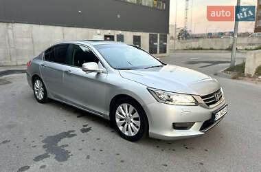 Седан Honda Accord 2013 в Киеве