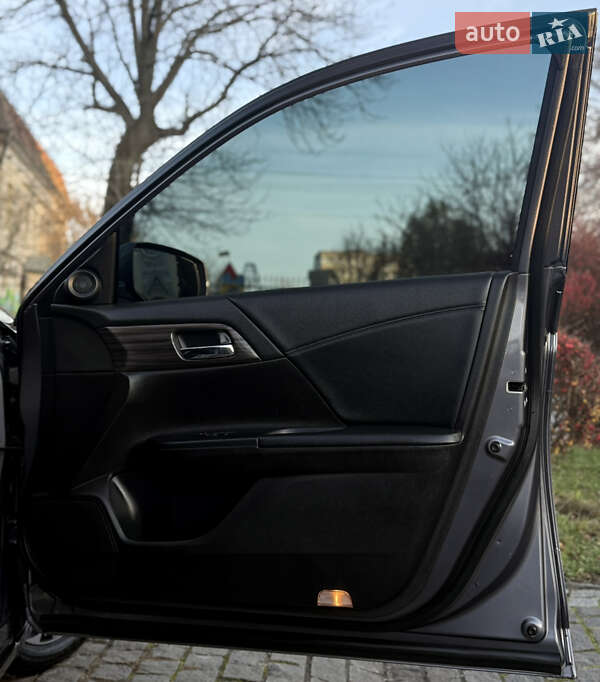 Седан Honda Accord 2017 в Киеве фото 15 Седан Honda Accord 2017 в Киеве