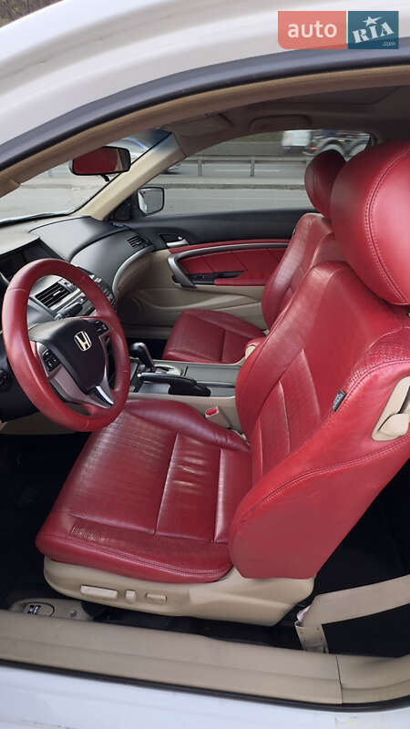 Купе Honda Accord 2008 в Киеве